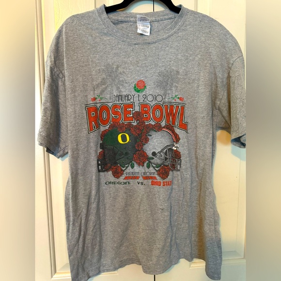 Gildan Other - Rose bowl 2010 Tshirt